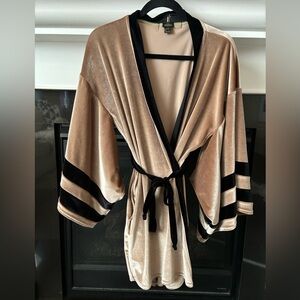 Solstice Intimates Champagne Velvet Robe